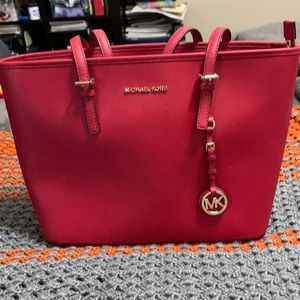 Michael Kors Jet set travel tote